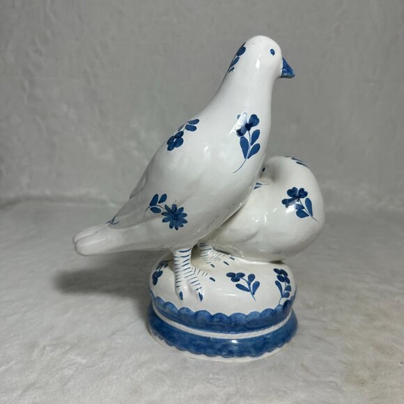 Vintage Signed AB Italy 2 Blue White Love Doves Figurine on base 1970's - Picture 2 of 7